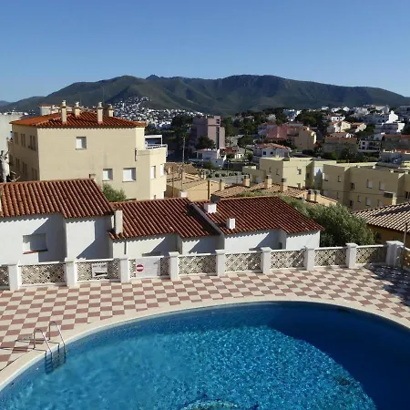 Cabioni - Con Piscina Comunitaria, Cerca De La Playa De Grifeu. - Es-228-39 *